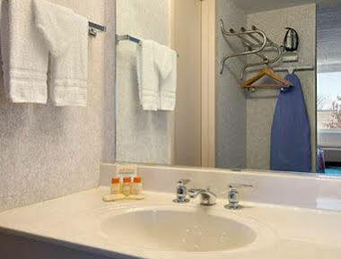 Days Inn By Wyndham Willoughby/Cleveland Luaran gambar